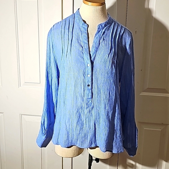 Zac & Rachel blouse size large periwinkle blue. Tab sleeves. - Picture 1 of 9